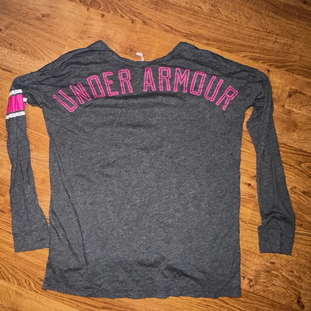 Women’s under armour top